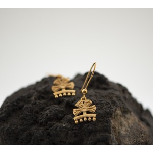 Bullfighter’s Costume Embroidery Earrings in Gold | Servitoro
