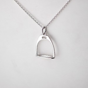 Horse Stirrup Pendant in 925 Sterling Silver | Servitoro