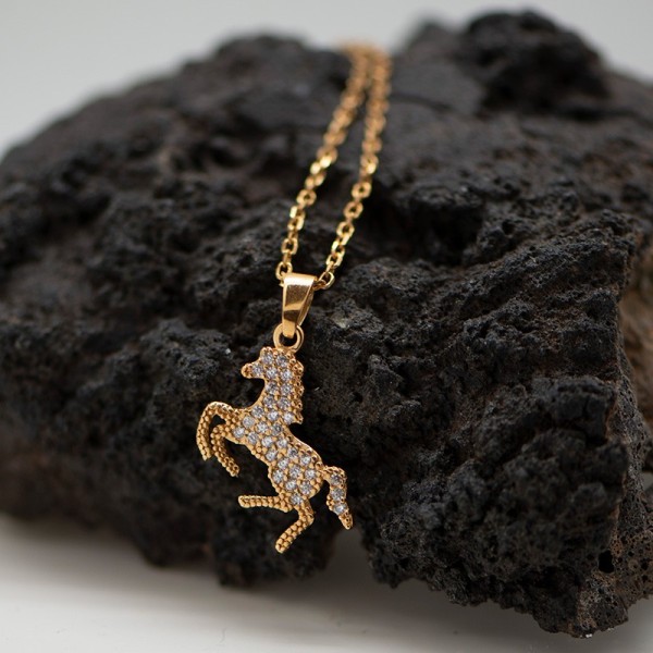 Colgante caballo chapado oro 18k y circonitas | Servitoro