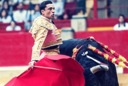 Ureña saluda dos ovaciones en la última de la Feria de Otoño