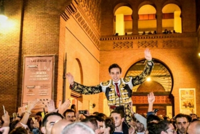 ‘Puerta Grande’ (Main Gate) by Álvaro Burdiel to close the season in Las Ventas