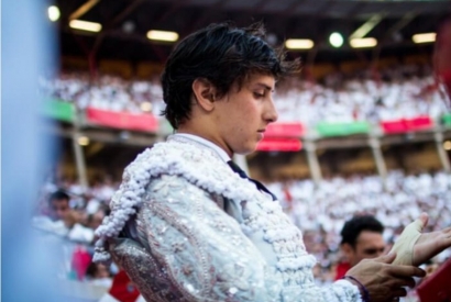 Roca Rey suspends the European season